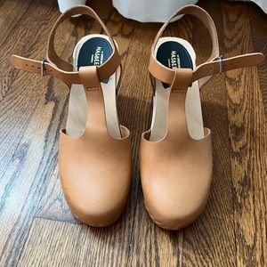 Swedish Hasbeens Women's T-strap Sky High Clog Nature Sandal  Size 9 B (Medium)